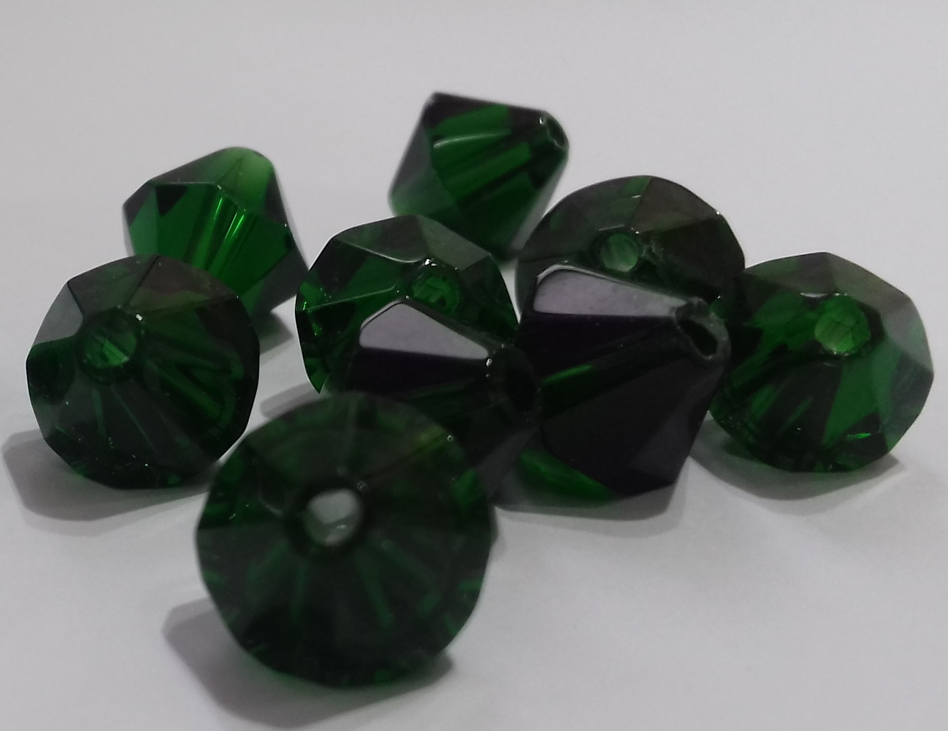 Kineski kristal romb 10 mm tamnija zelena- niska 40 cm