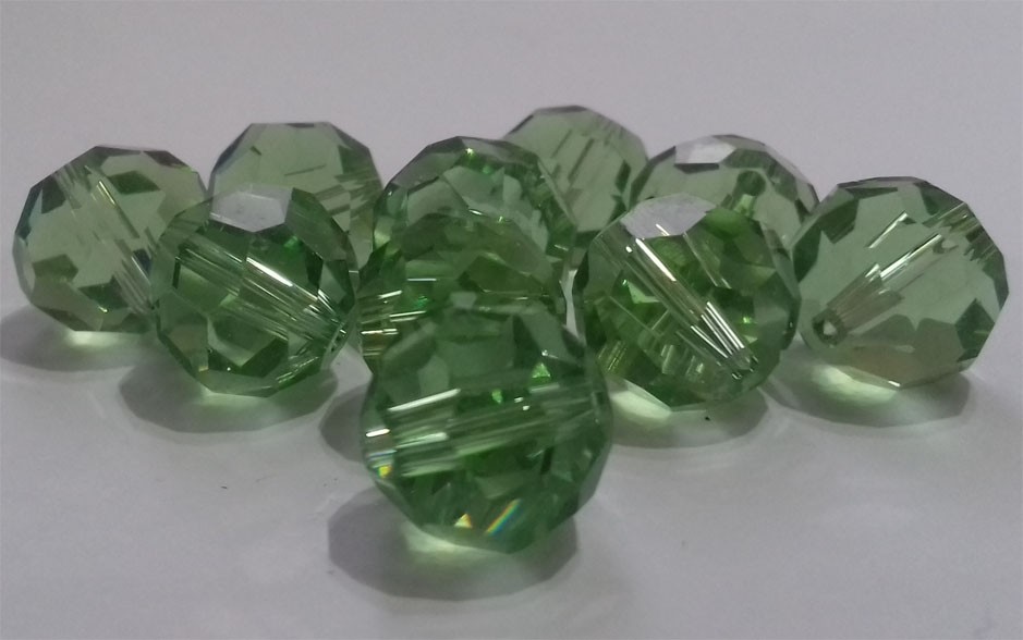 Kineski kristal lopta 10 mm svetlo zelena-niska